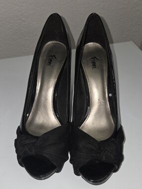 FIONI Clothing Black Peep Toe Knot Pumps